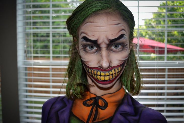 Chica crea maquillaje de fantasía inspirado en the joker 