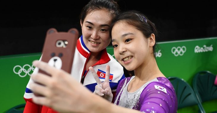 Gimnastas de Corea del Norte y Corea del Sur se toman una emotiva Selfie y todo Internet enloquece
