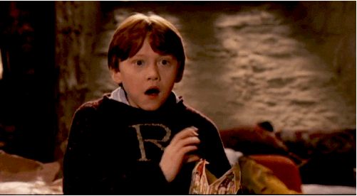 GIF Ron de la película Harry Potter con cara de sorpresa 