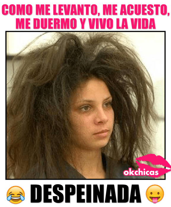 mujer de cabello largo despeinado 