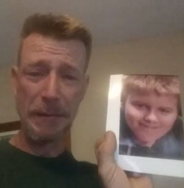 Padre de un niño de 13 años que se suicido durante un video de facebook 