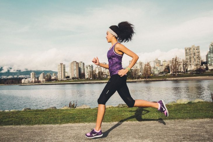 chica corriendo