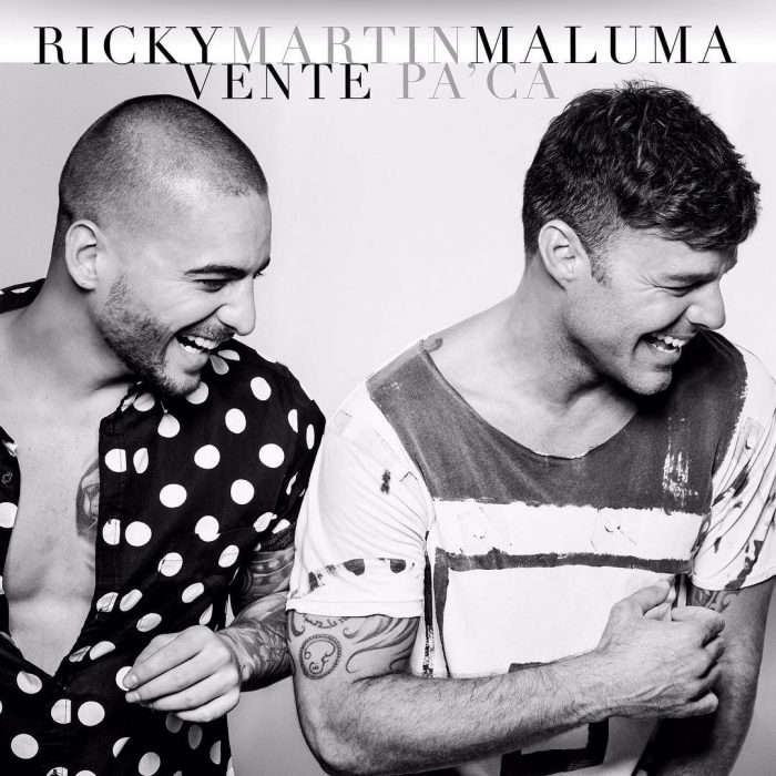 Maluma y Ricky Martin posando. 