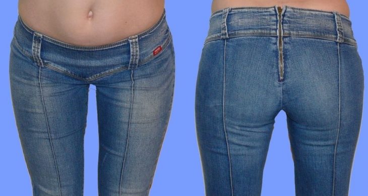 mujer con jeans y zipper por atrás 