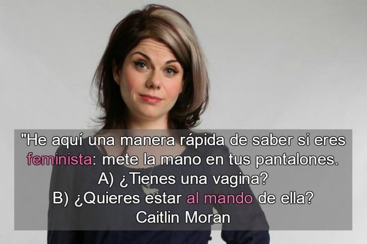 mujer de cabello castaño y rubio con frase feminista 