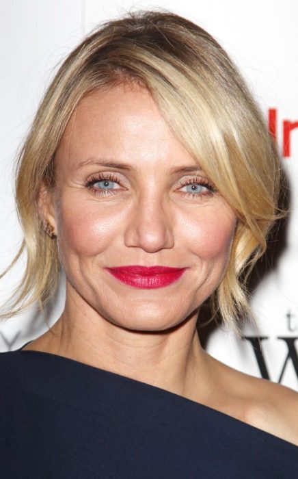 Cameron Diaz con flequillo largo. 