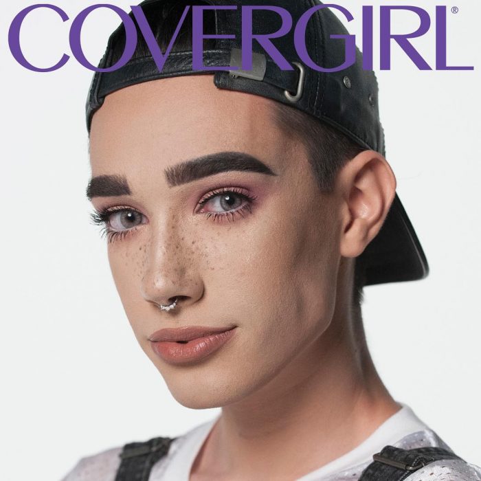 hombre con gorra maquillado covergirl