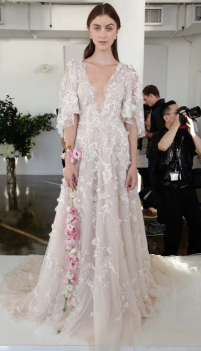 Marchesa trae un diseño encantador. 