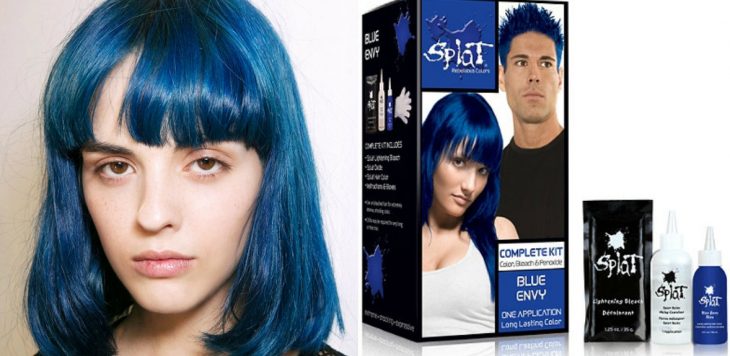 mujer de cabello azul con tinte de cabello 