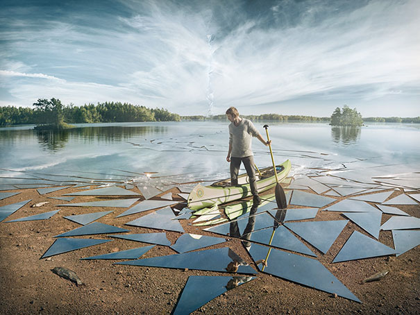 hombre en lago de espejo