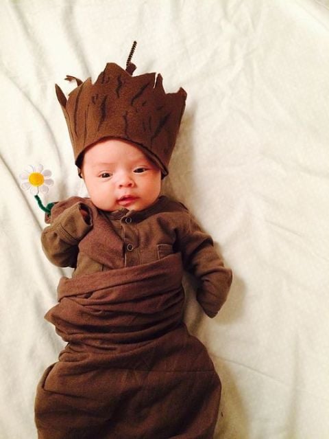 bebé disfrazado de Groot