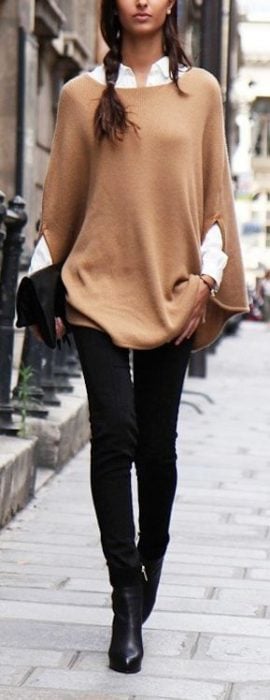 chica con sueter beige outfit otoño