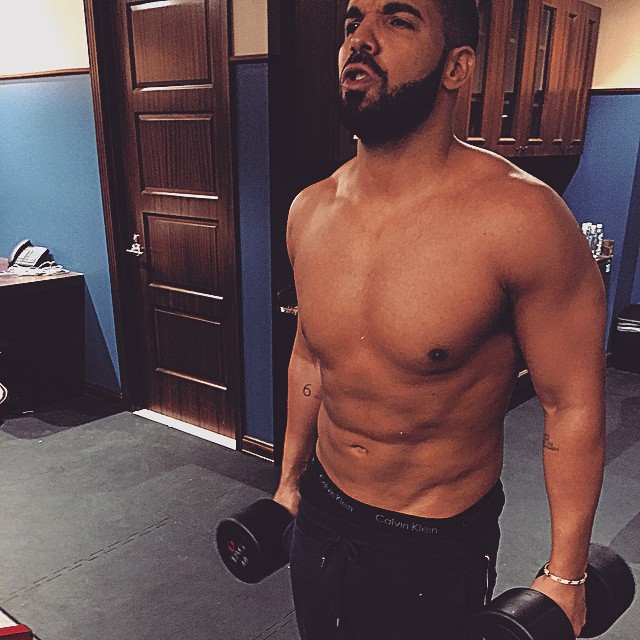 Drake haciendo ejercicio 