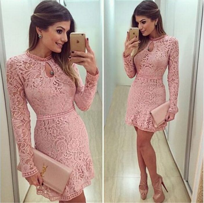 Chica con vestido color rosa 