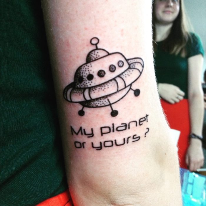 Tatuaje espacial planeta