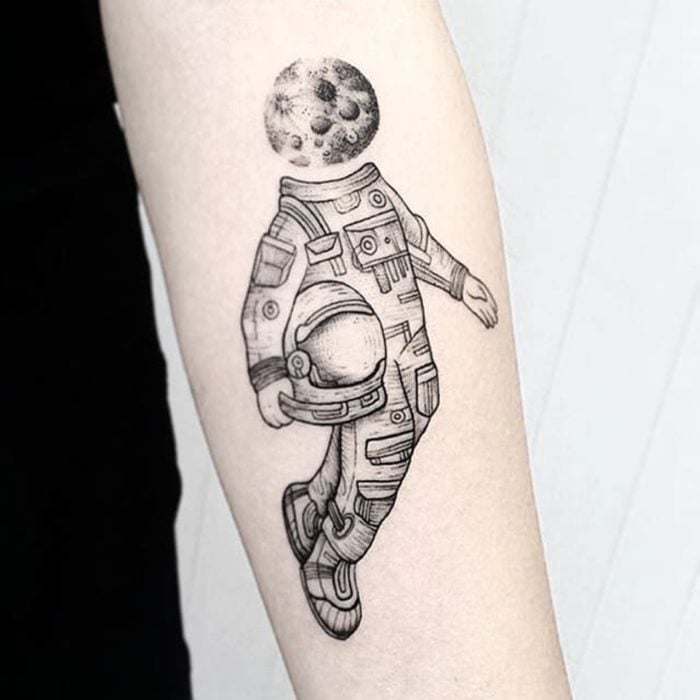 Tatuaje astronauta