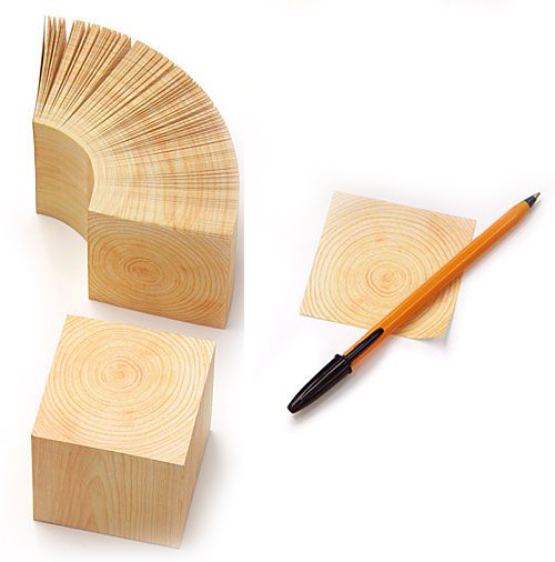 Post its que lucen como un cuadro de madera. 