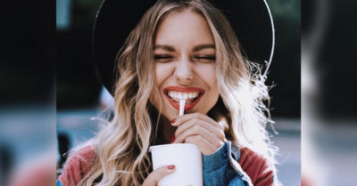 10 rasgos que los hombres consideran irresistibles en una mujer y no lo sabías