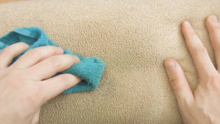 Limpieza de manchas en la alfombra con cerveza 