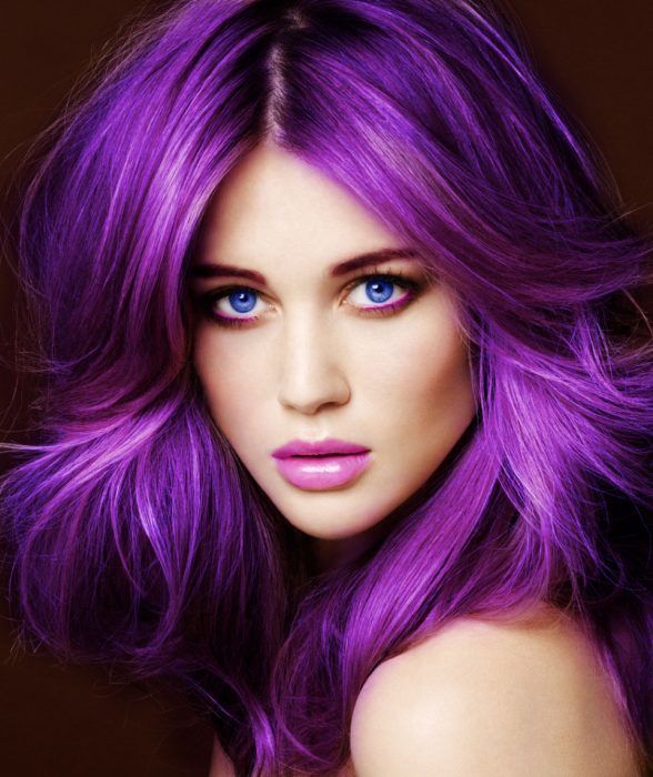 Tono de cabello color purpura