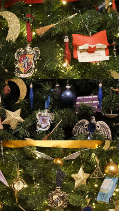 Árbol de navidad decorado con recuerdos de Harry Potter