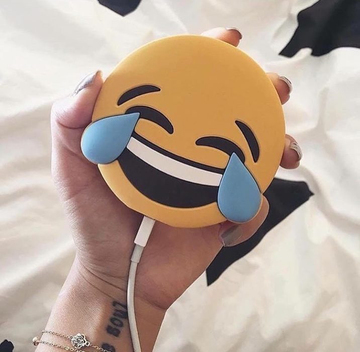 cargador de emoticon