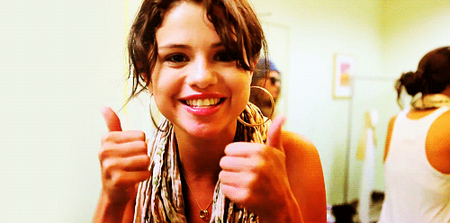 Selena Gomez feliz 
