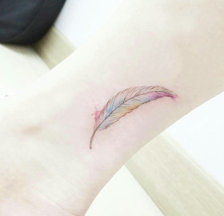 Tatuaje de pluma 