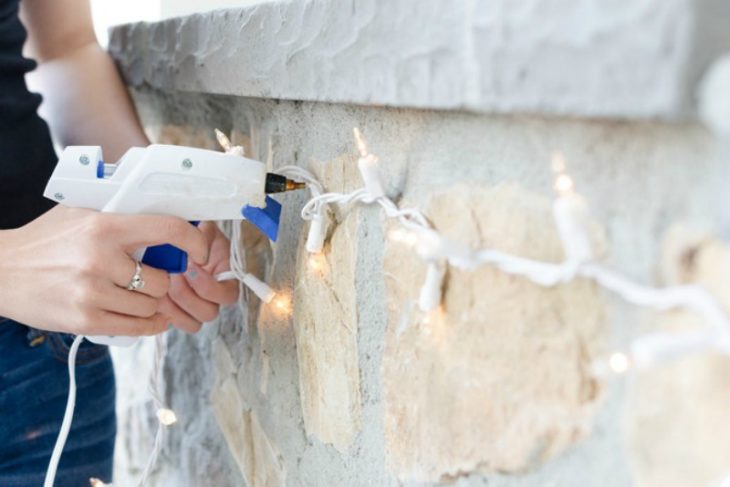 luces navideñas con pistola de silicón 