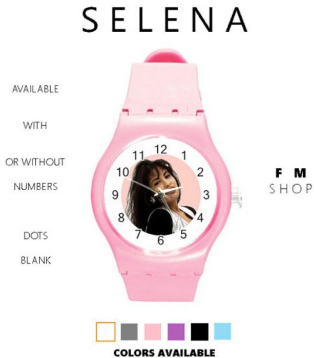 reloj rosa con cara de selena 