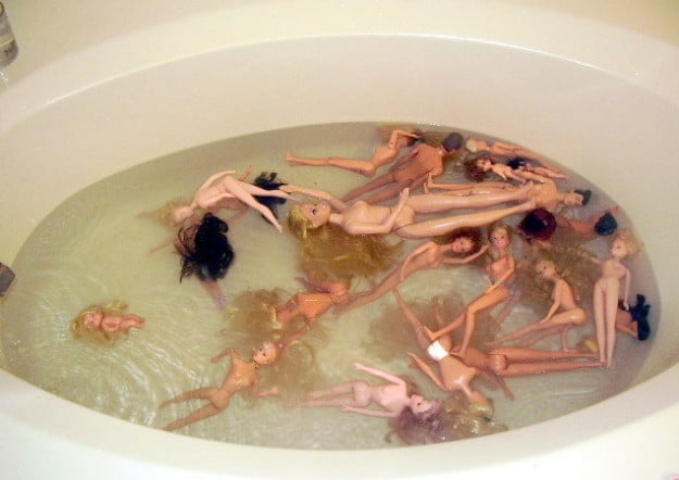barbies en el baño
