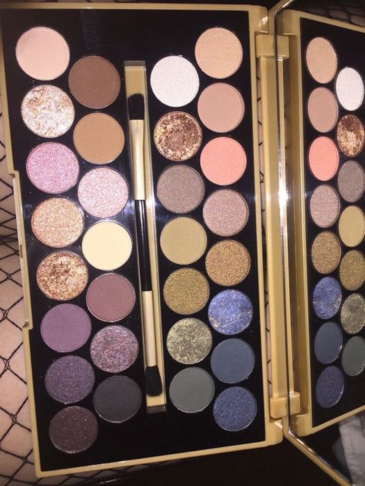 paleta de sombras de colores