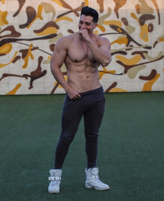 Rodrigo Ramhé chico que es experto en fitness