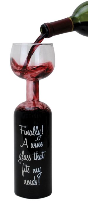 copa en forma de botella para servir vino