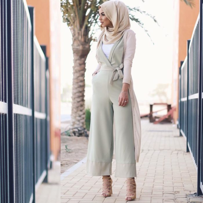 Mujer usando un hijab 