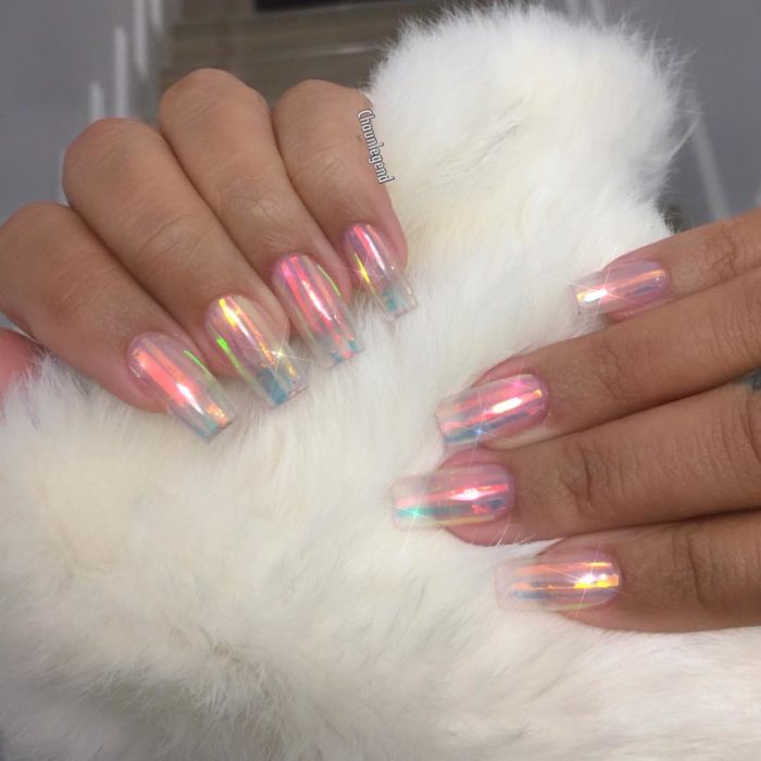 Uñas de acrilico transparente con piedras brillantes 