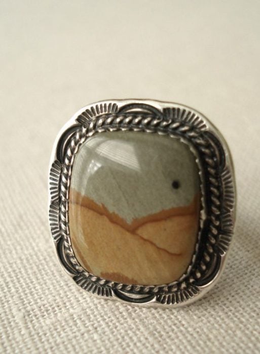anillo de jaspe