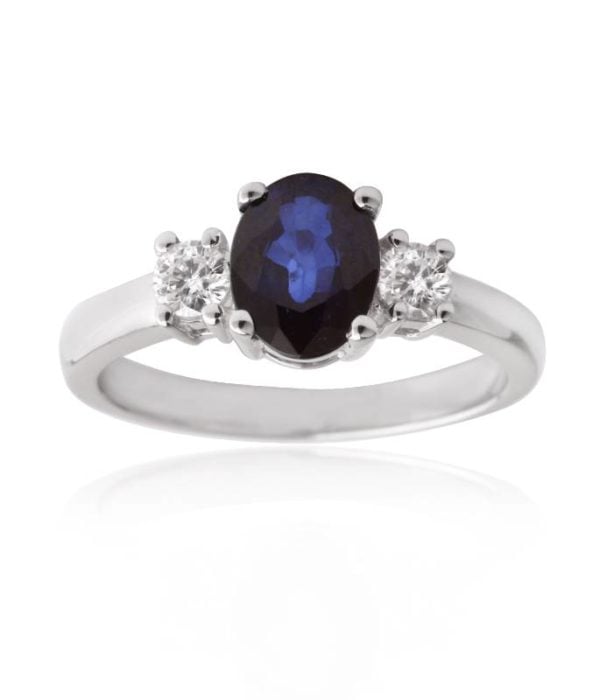 anillo de zafiro