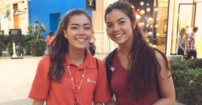 Esta chica descubrió que tiene 6 gemelas ¡y quiere que todas se conozcan!