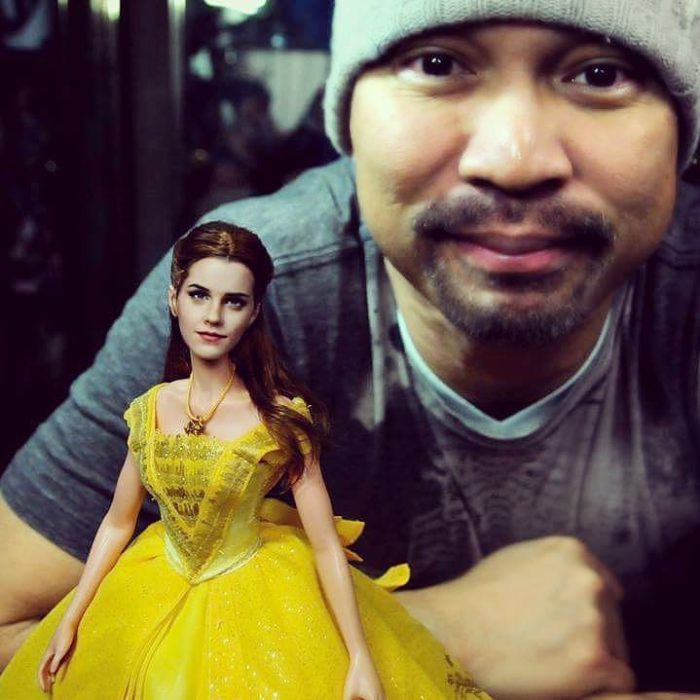 noel cruz con su muñeca de bella