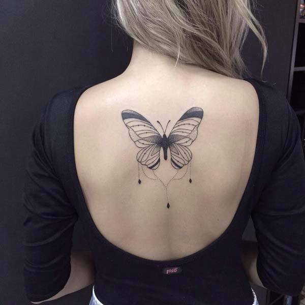 Tatuajes chica alma libre mariposa