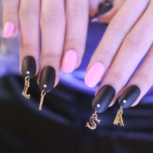 Piercing nails, la moda de uñas que Kim Kardashian impone
