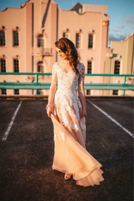 Vestido para novia en tono nude 