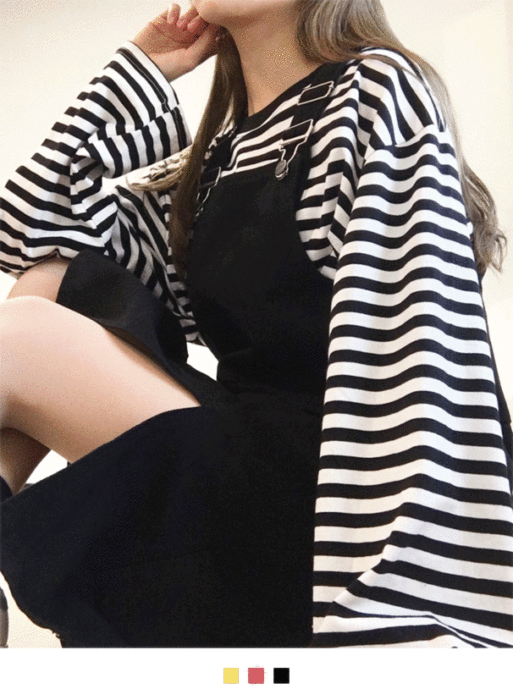 gif niña con varias blusas a rayas