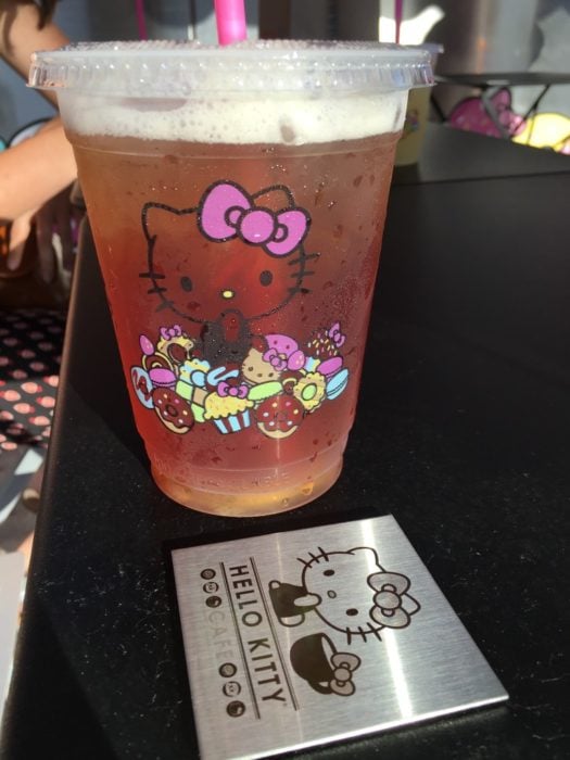 cafe hello kitty te