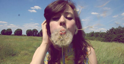 14 razones por las que un alma vieja sufre para encontrar pareja