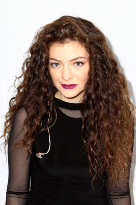 lorde labios morados
