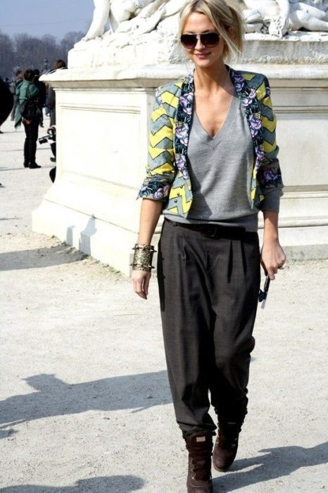 moda fin de semana 2017 pantalón flojo con saco de colores