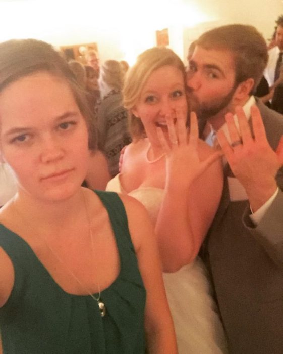 third wheel en una boda