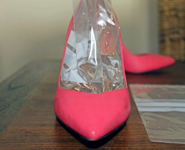 zapatillas rosas con agua fría editada